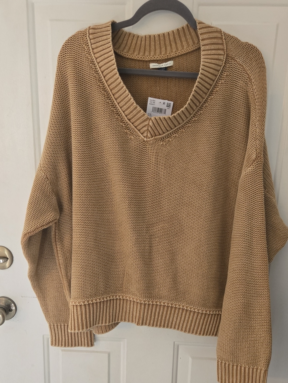 American Eagle V-Neck Sweater in Camel Brown